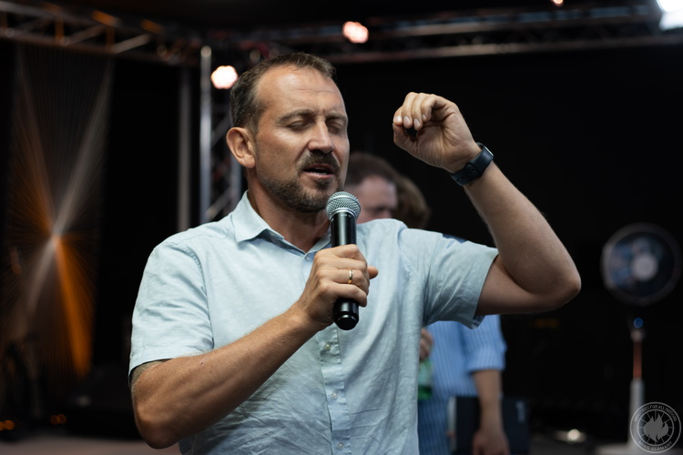 con konferencija s adam tompson 2023 1