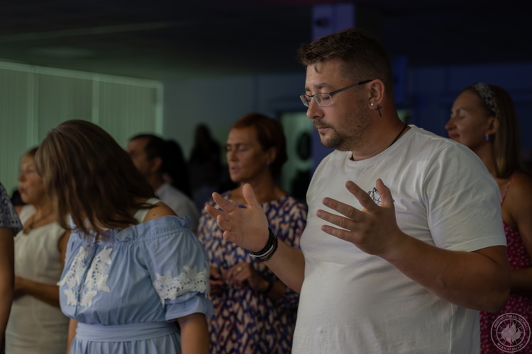 con konferencija s adam tompson 2023 3