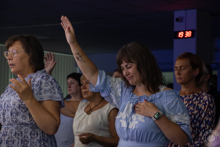 con konferencija s adam tompson 2023 7