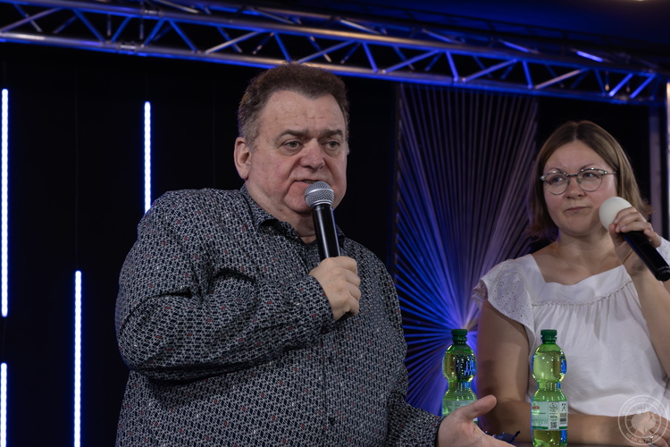 con konferencija s adam tompson 2023 18