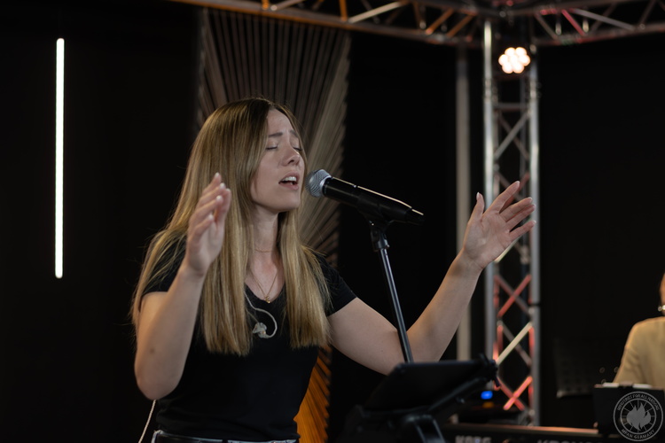 con konferencija s adam tompson 2023 23