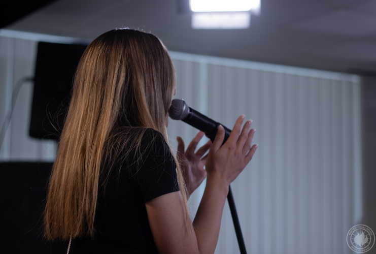 con konferencija s adam tompson 2023 27